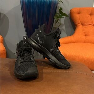 Nike Men's All-Black Lightweight Running Sneakers